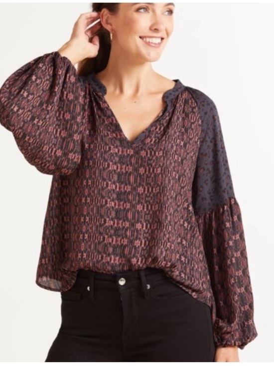 roan and ryan Tops - Roan + Ryan Evereve NWT Annabelle V Neck Blouse Size XS